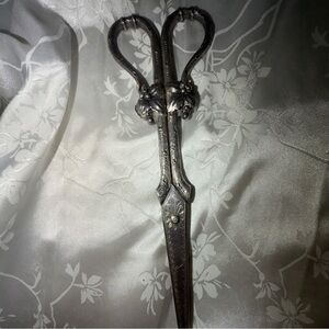 Antique vintage grape shears